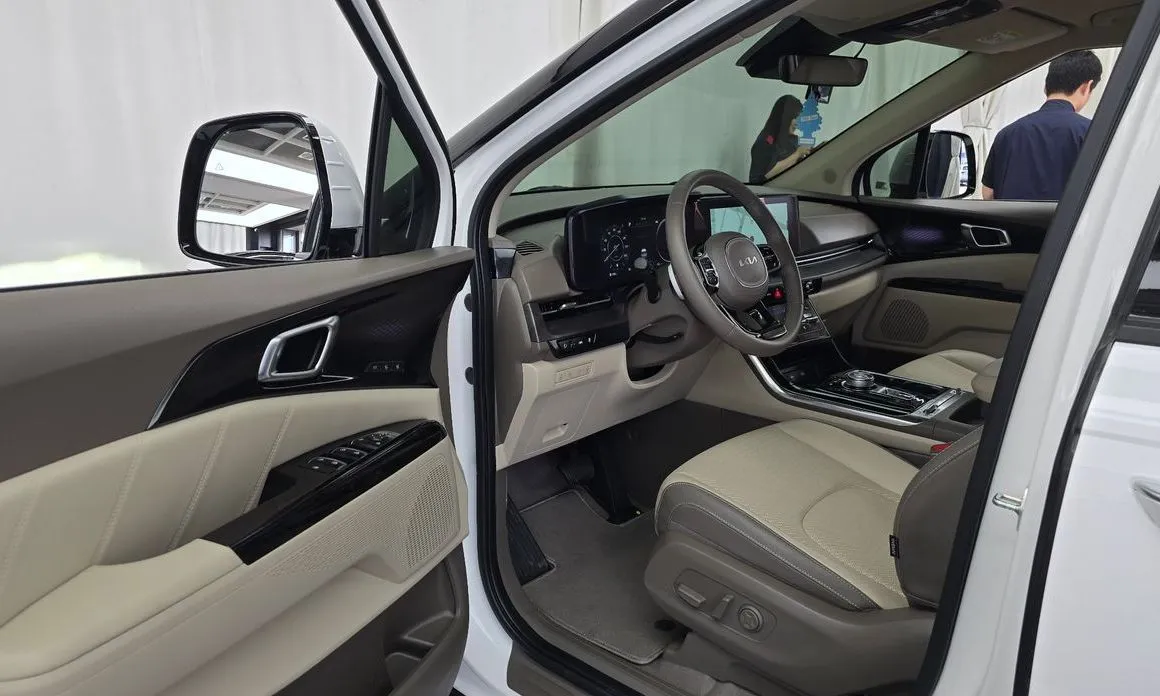 Kia Carnival 2023 из KR, фото 6