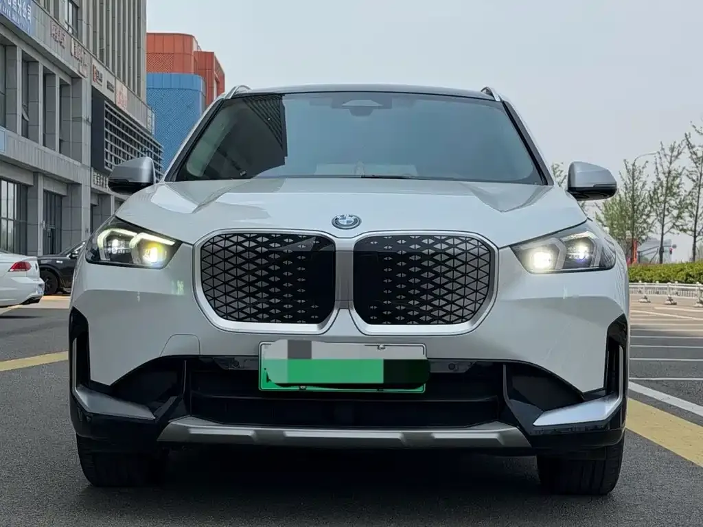 BMW iX1 2024 из CN, фото 4