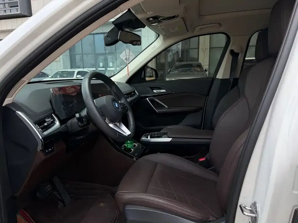 BMW iX1 2024 из CN, фото 2