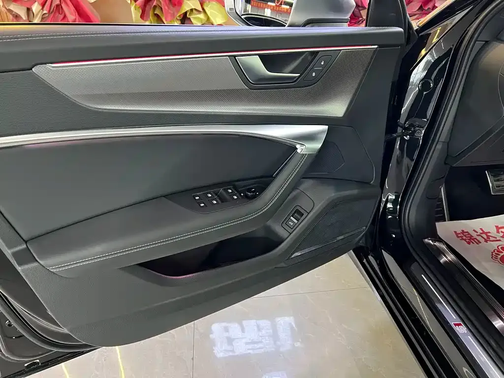 Audi A6L 2022 из CN, фото 9