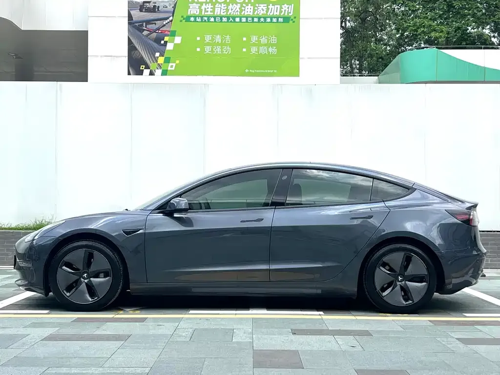 Tesla Model 3 — фото 9