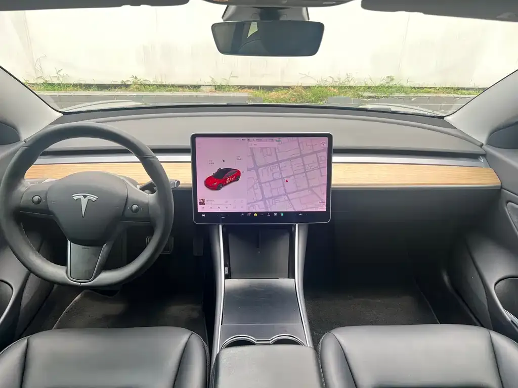 Tesla Model 3 — фото 6