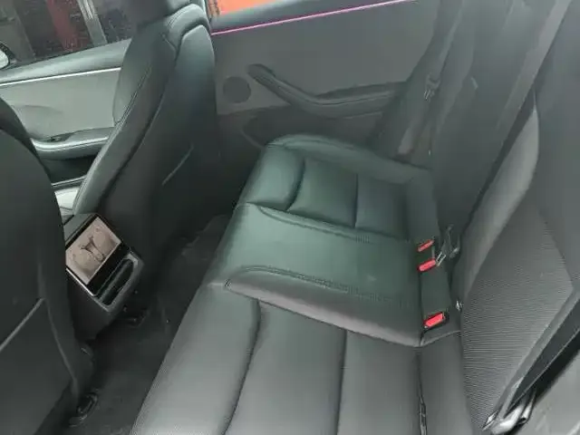 Tesla Model 3 — фото 3