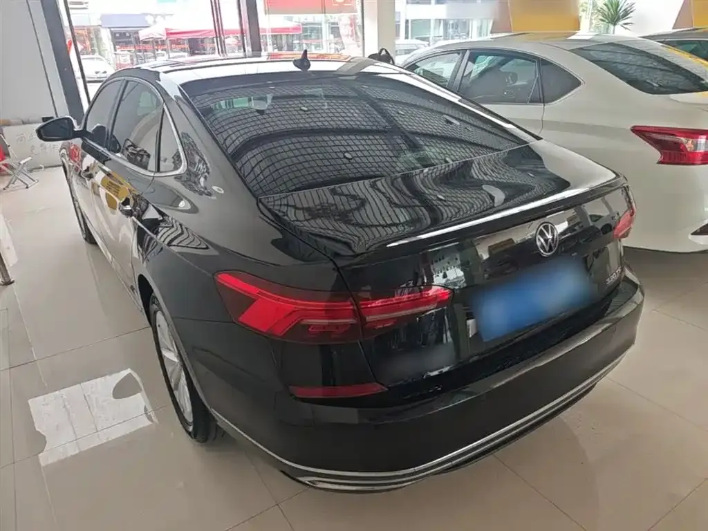 Volkswagen Passat — фото 7