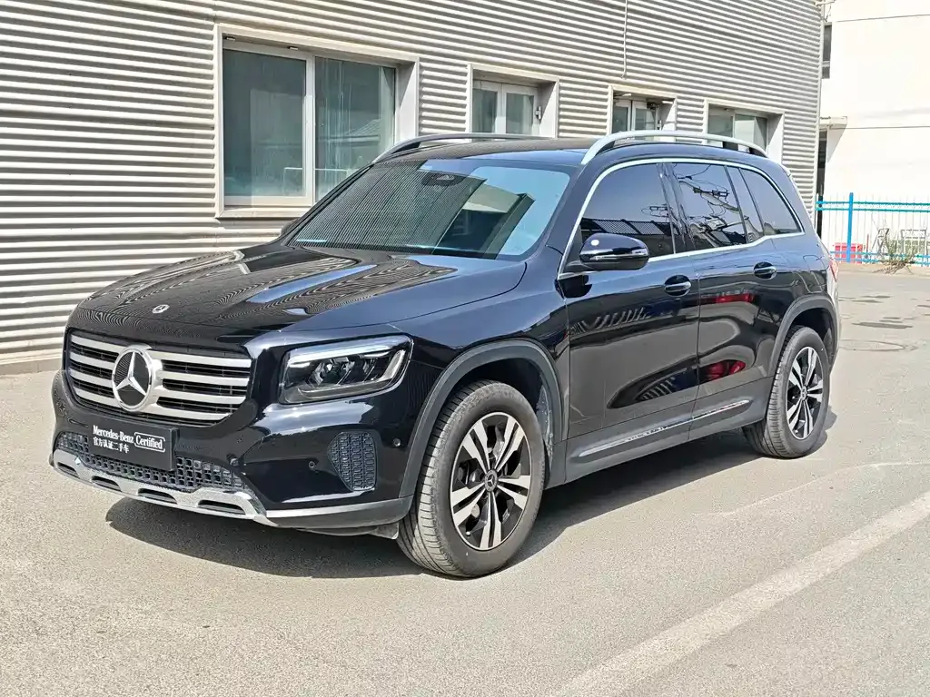 Mercedes-Benz GLB — фото 1