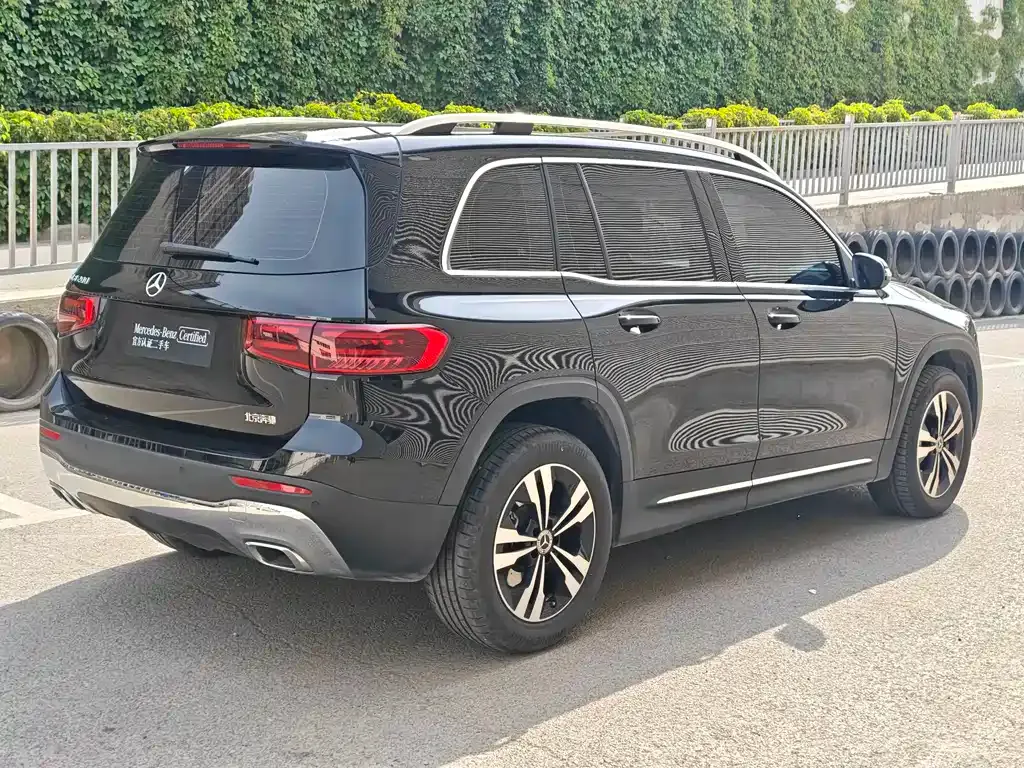 Mercedes-Benz GLB — фото 10