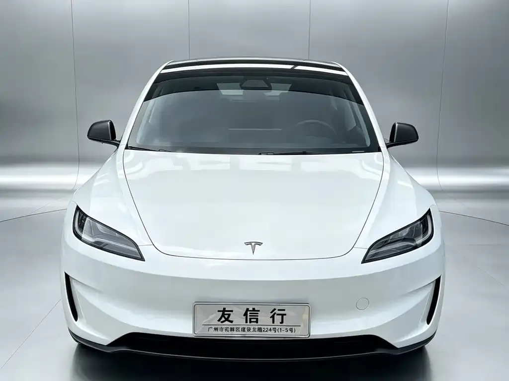 Tesla Model 3 — фото 3