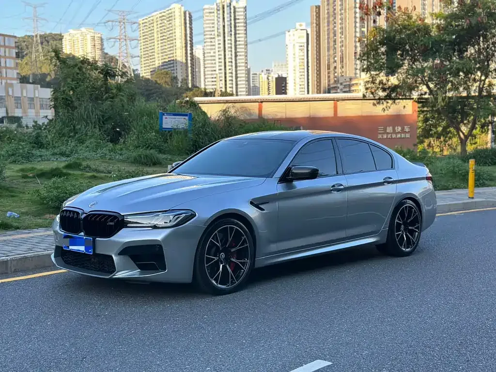 BMW M5