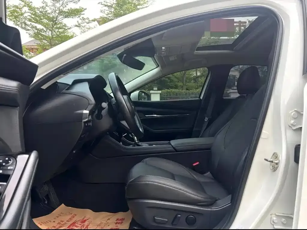 Mazda 3 Axela 2021 из CN, фото 3