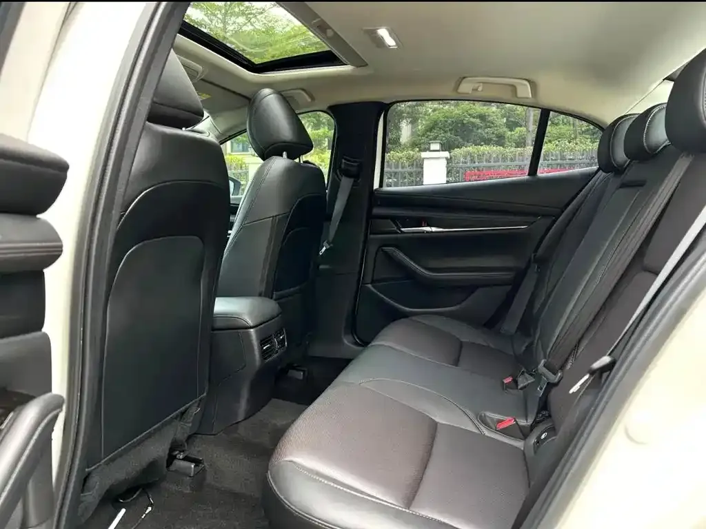 Mazda 3 Axela 2021 из CN, фото 2