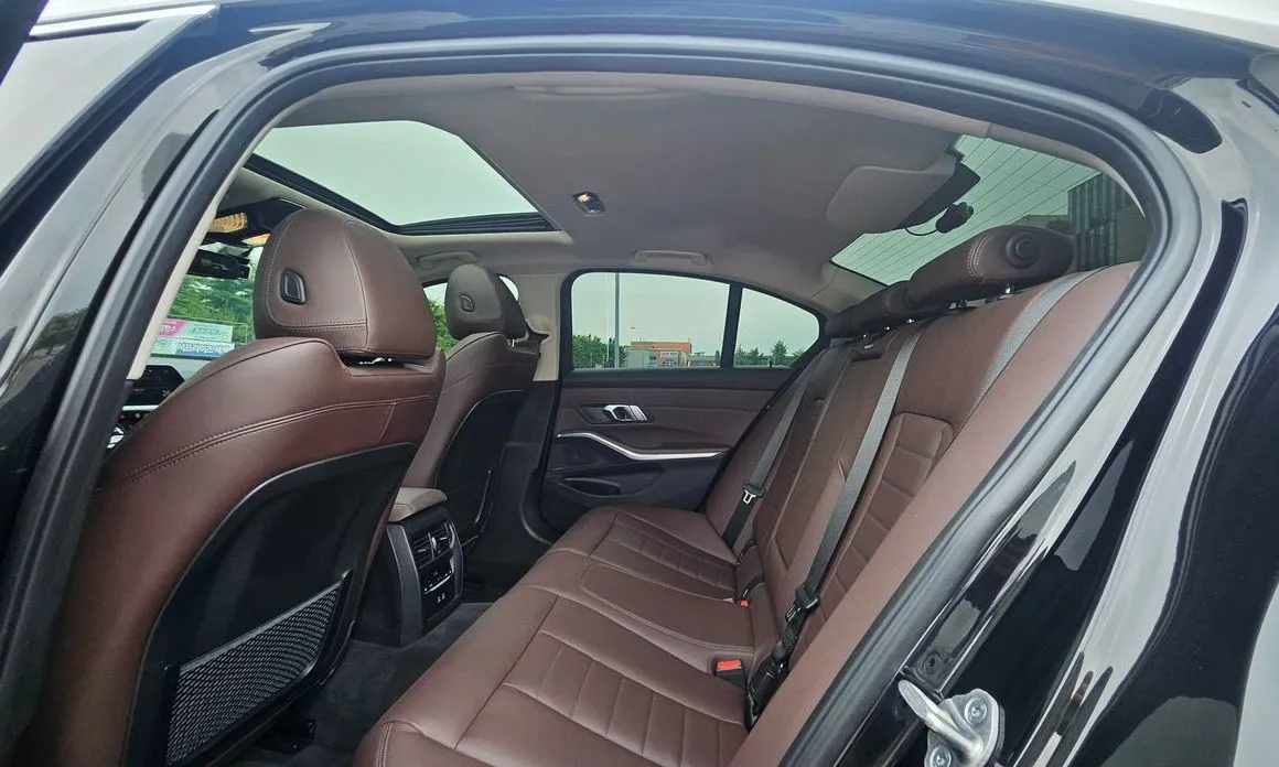 BMW 3-Series 2022 из KR, фото 4