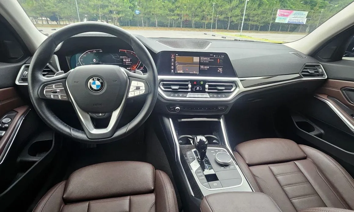 BMW 3-Series 2022 из KR, фото 2