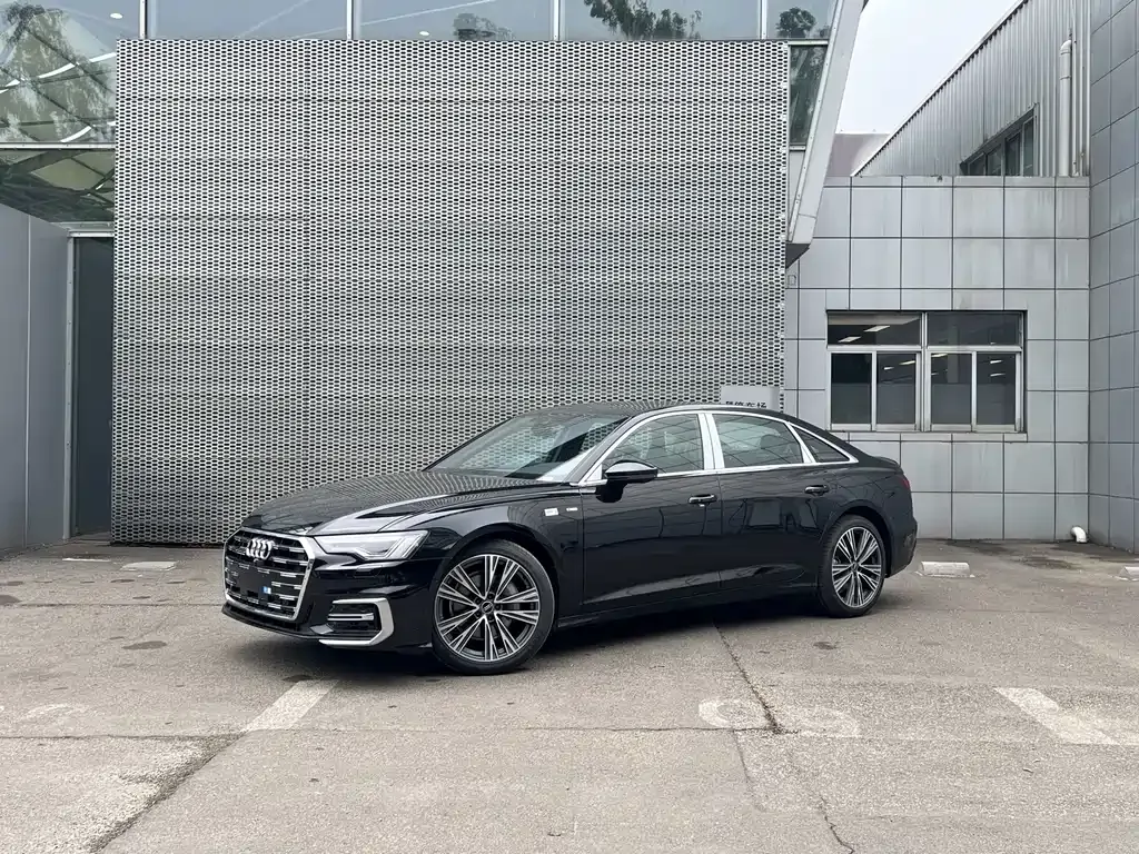Audi A6L — фото 1