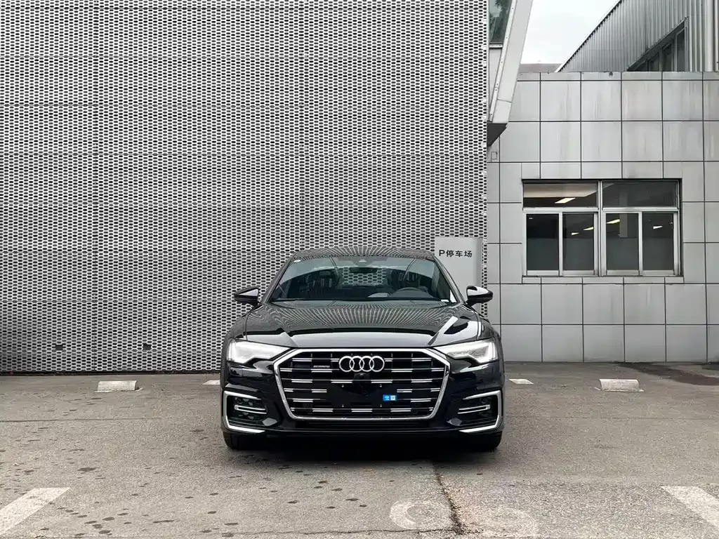 Audi A6L — фото 9