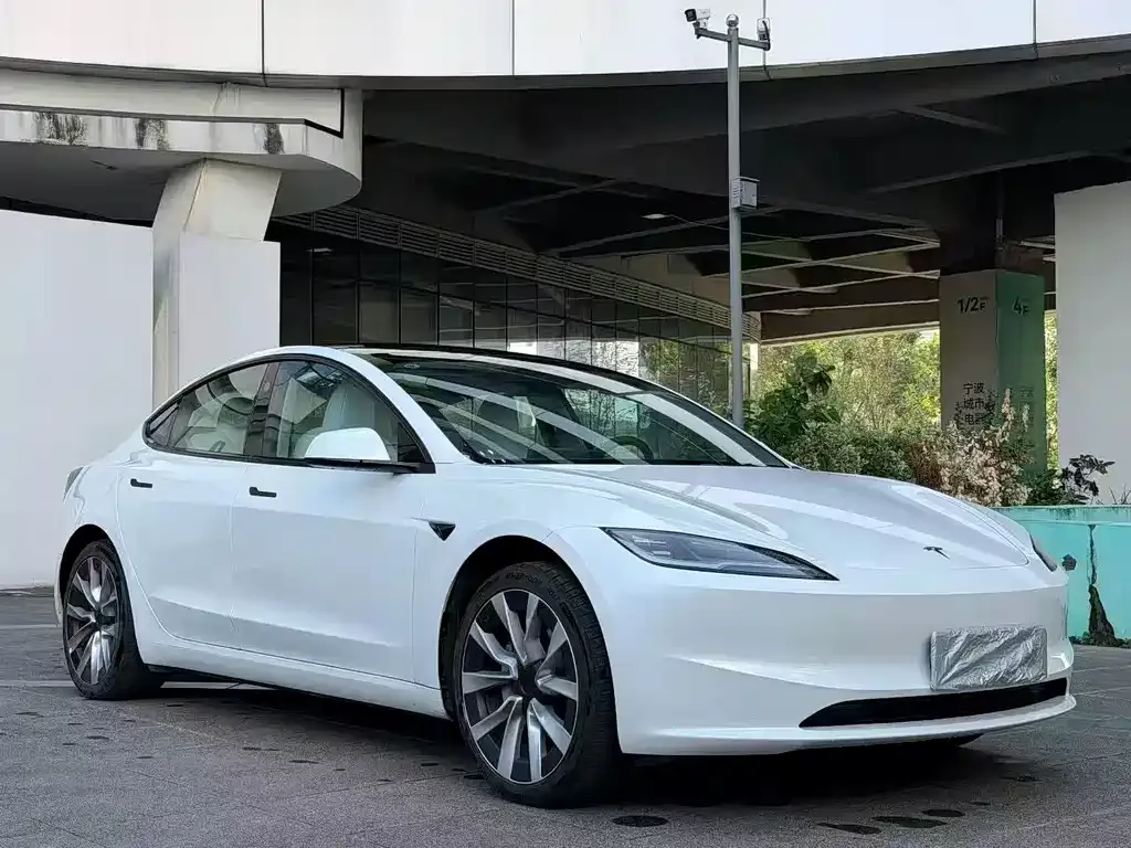 Tesla Model 3 — фото 6