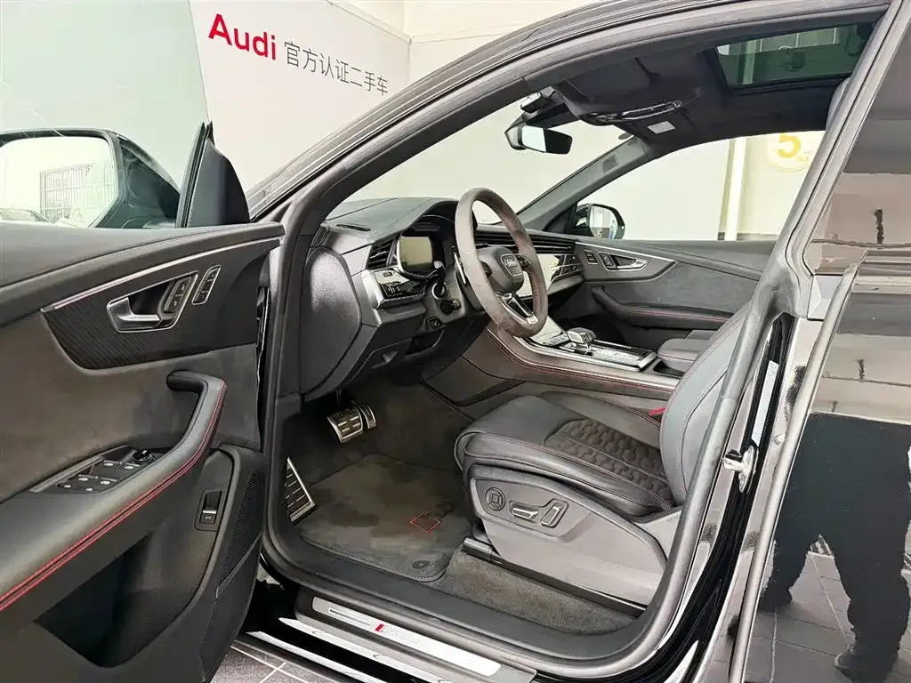Audi RS Q8 2025 из CN, фото 9