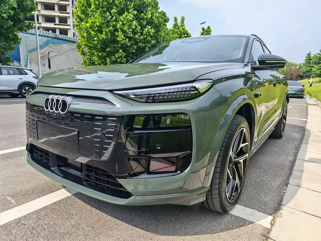Audi Q6L e-tron
