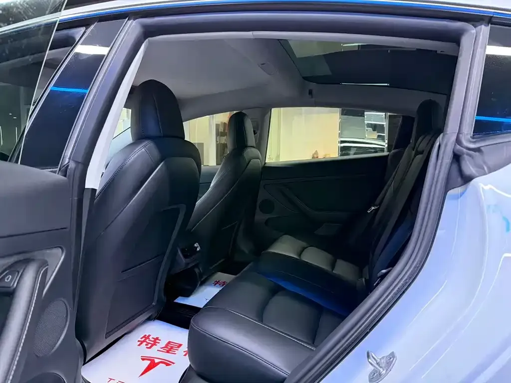 Tesla Model 3 — фото 4