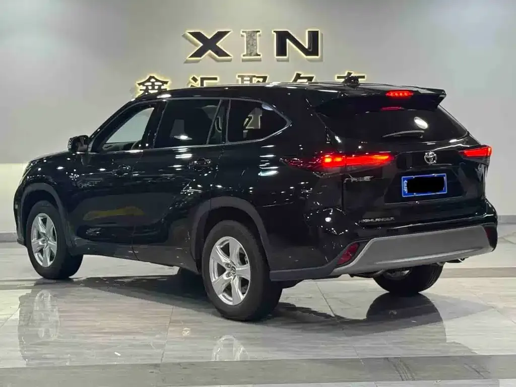 Toyota Highlander — фото 2