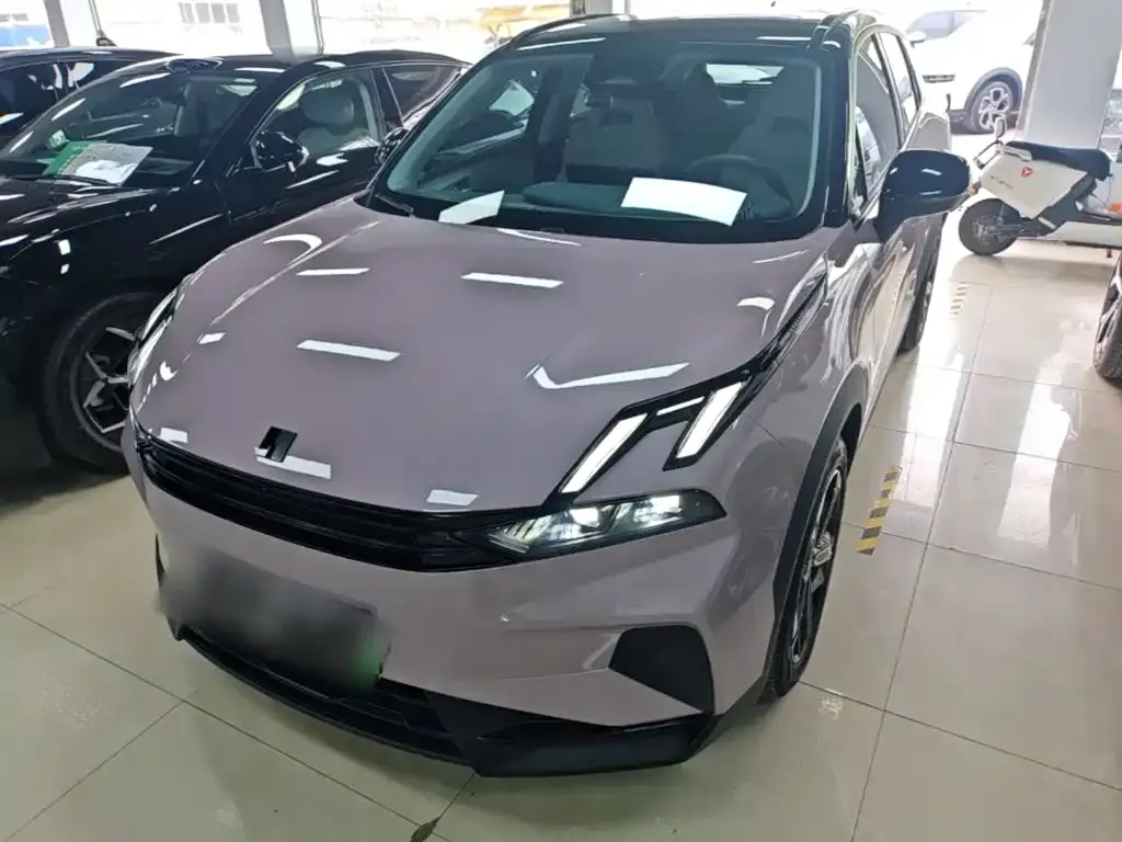 Lynk & Co 06 EM-P