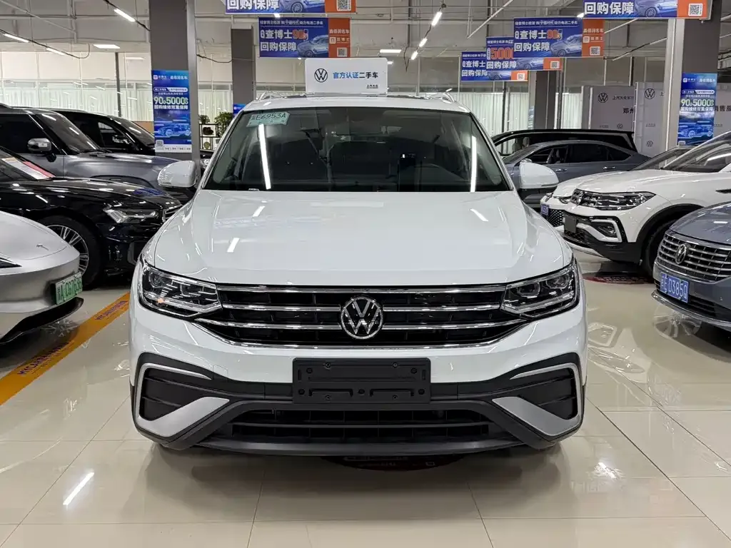 Volkswagen Tiguan L — фото 5