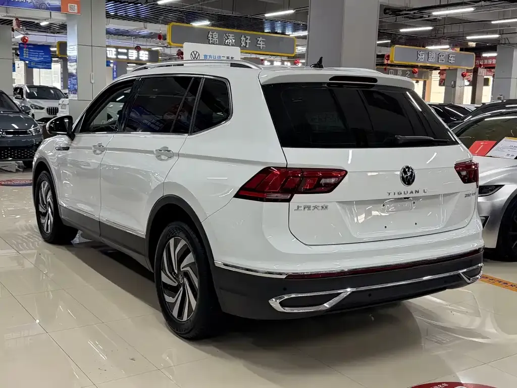 Volkswagen Tiguan L — фото 4