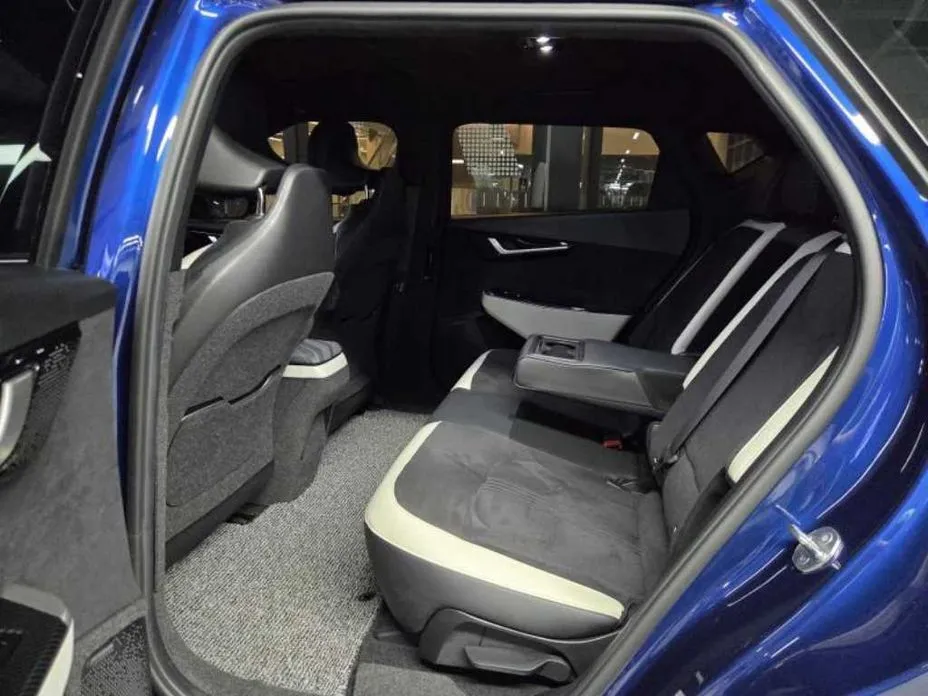 Kia EV6 2023 из KR, фото 3