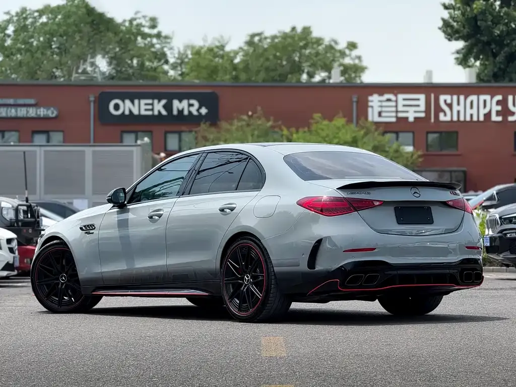 Mercedes-Benz C-Class AMG New Energy 2025 из CN, фото 2