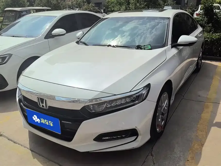 Honda Accord — фото 1