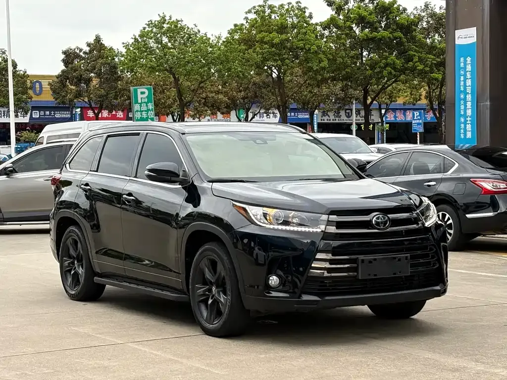Toyota Highlander — фото 6