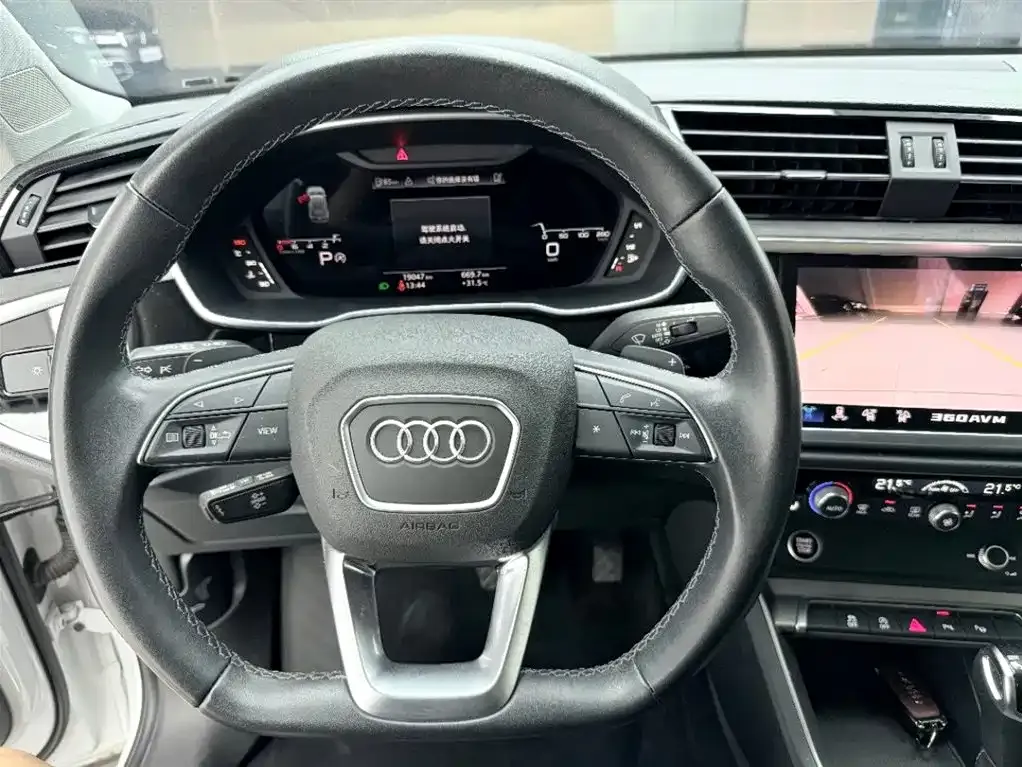 Audi Q3 — фото 6
