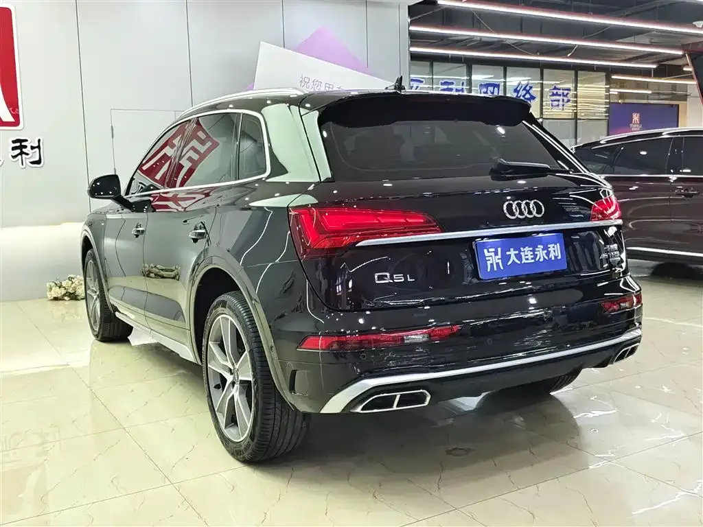 Audi Q5L — фото 5
