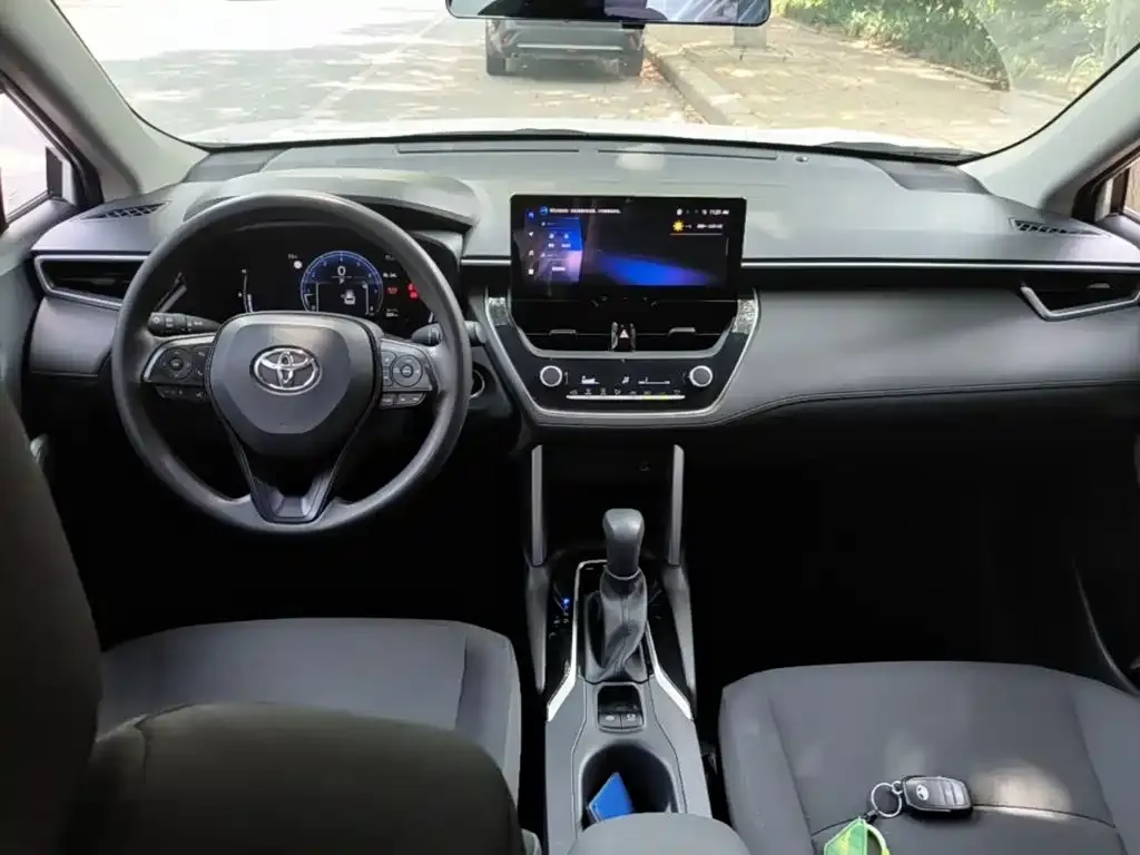 Toyota Corolla Cross — фото 2