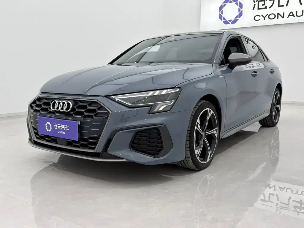 Audi A3 — фото 1