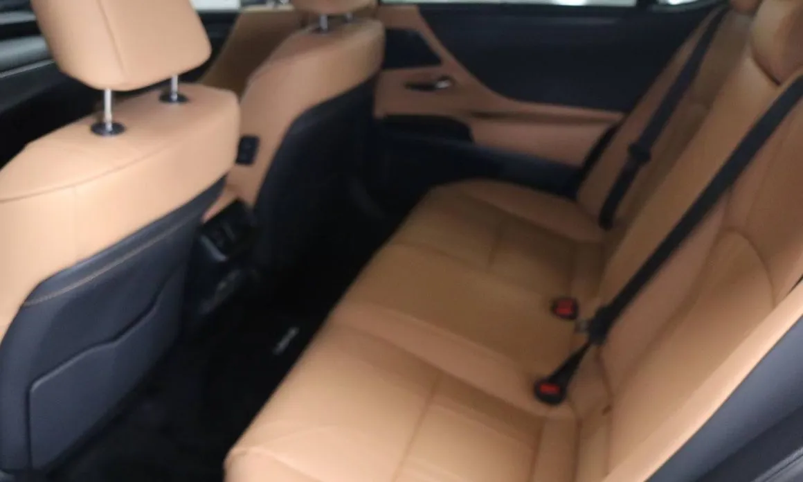 Lexus ES 2026 из KR, фото 4