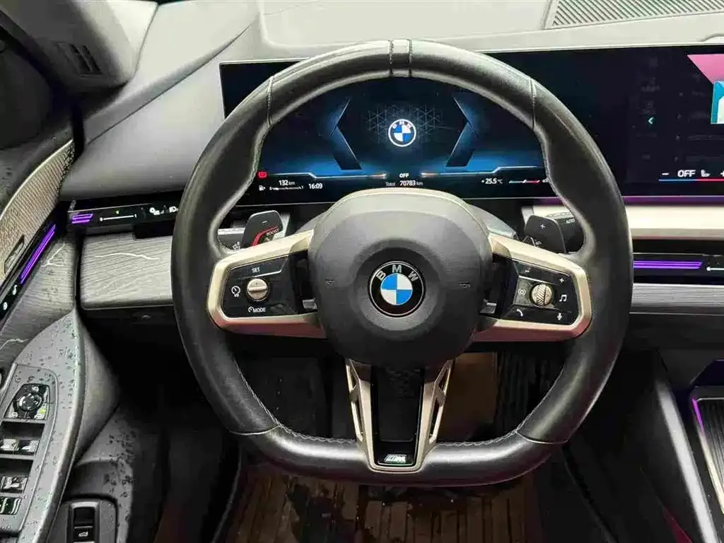 BMW 5 Series — фото 3