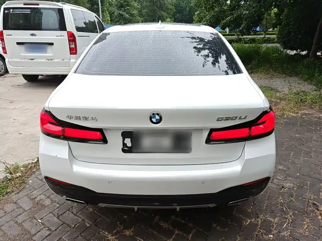 BMW 5 Series — фото 10