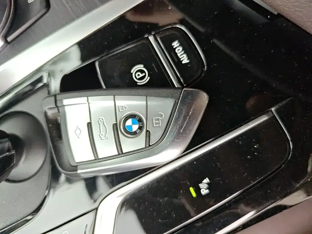 BMW 5 Series — фото 4