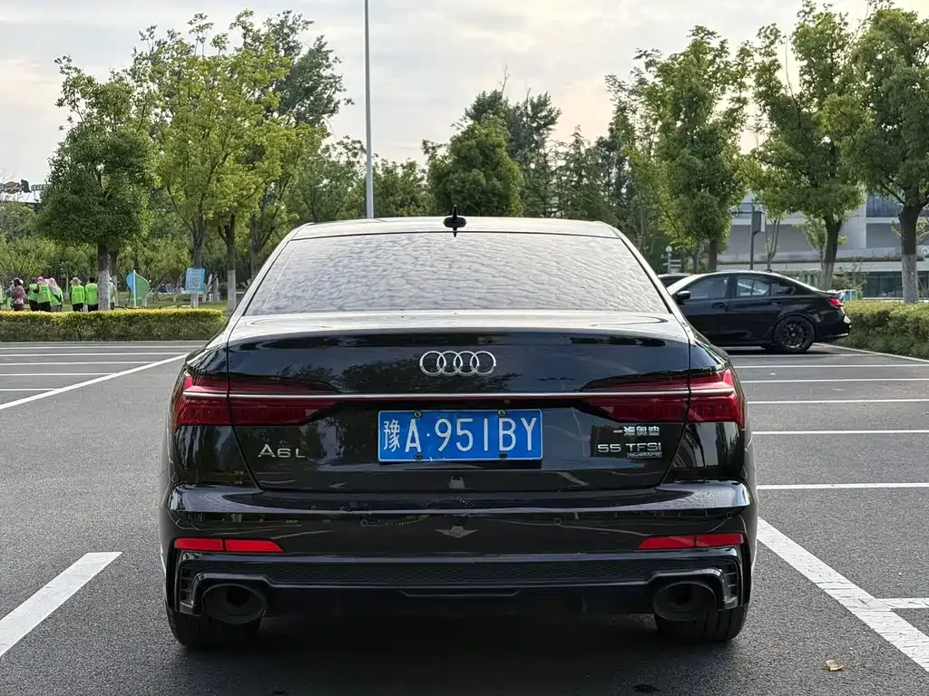 Audi A6L — фото 2