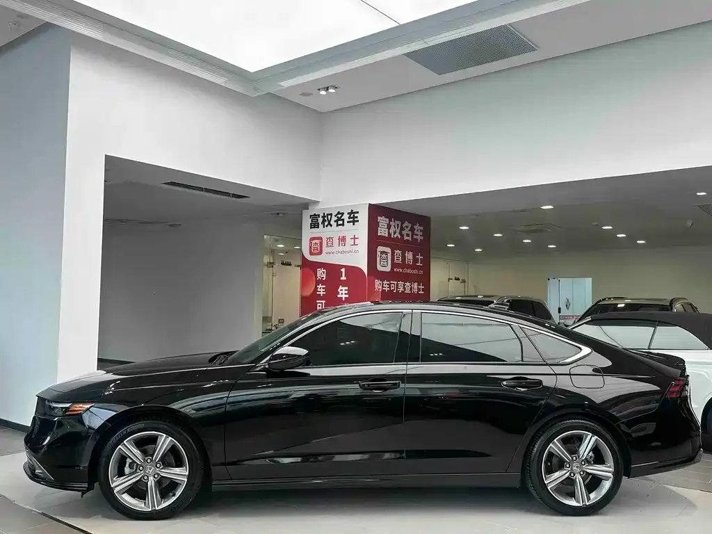 Honda Accord — фото 9