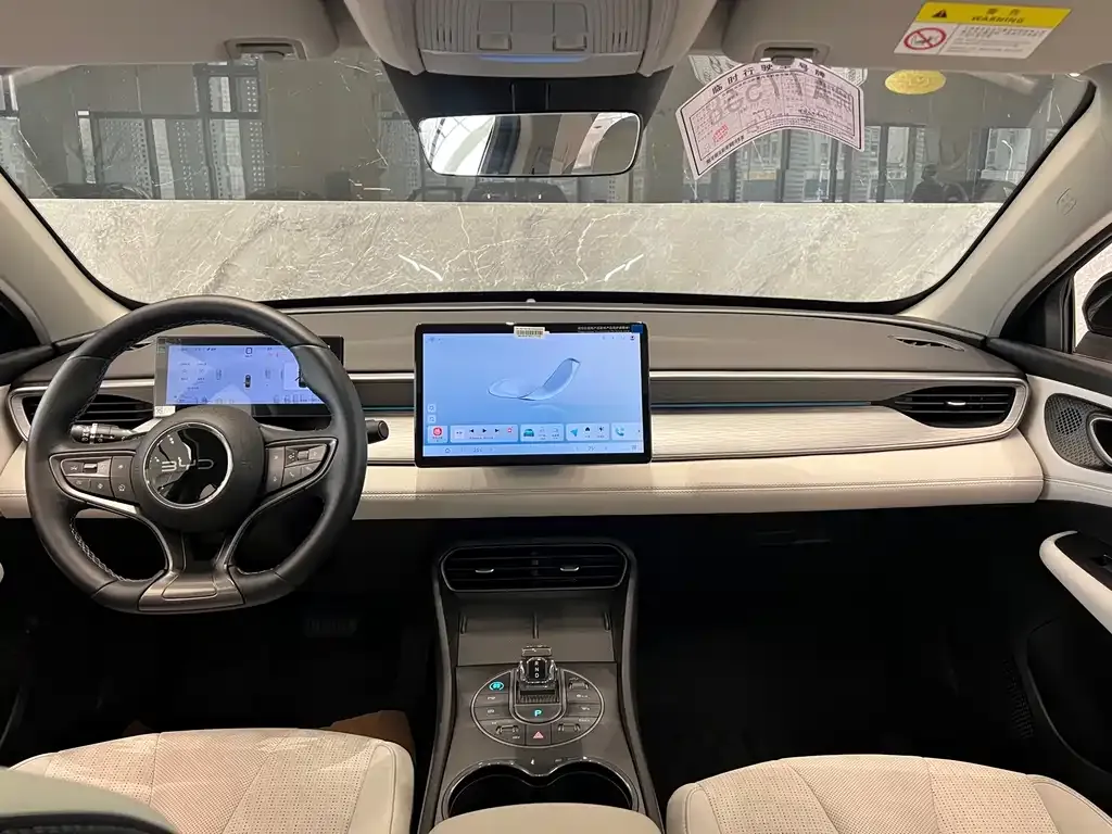 BYD Seal 05 DM-i — фото 10