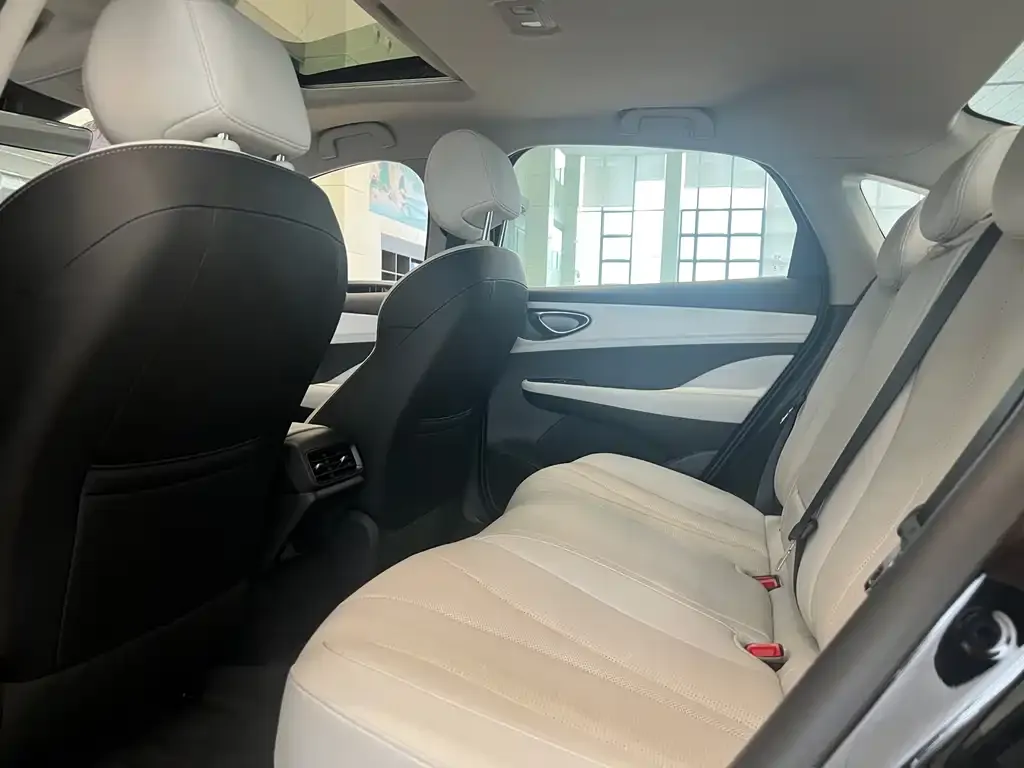 BYD Seal 05 DM-i — фото 2