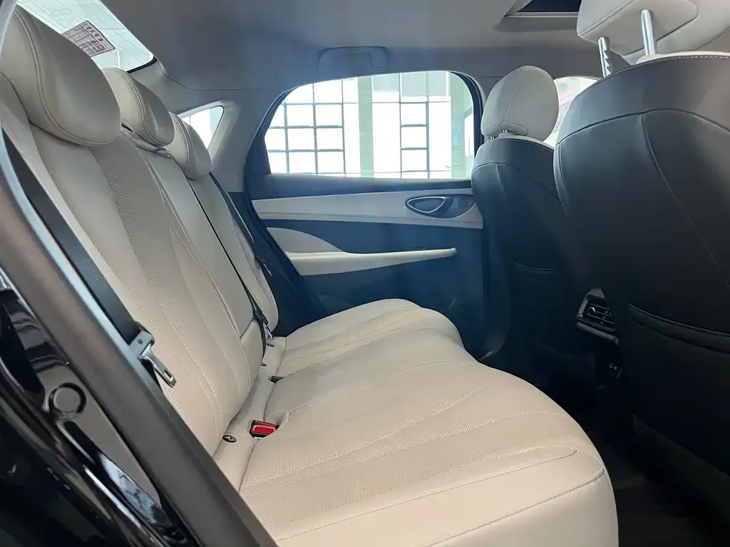 BYD Seal 05 DM-i — фото 4