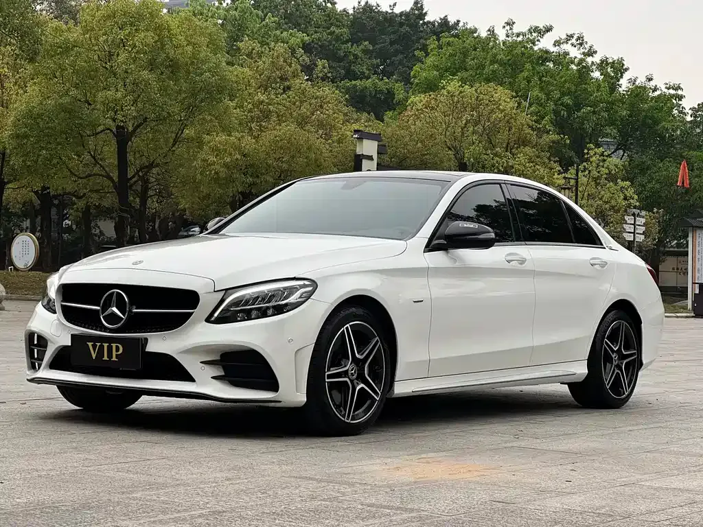 Mercedes-Benz C-Class — фото 1