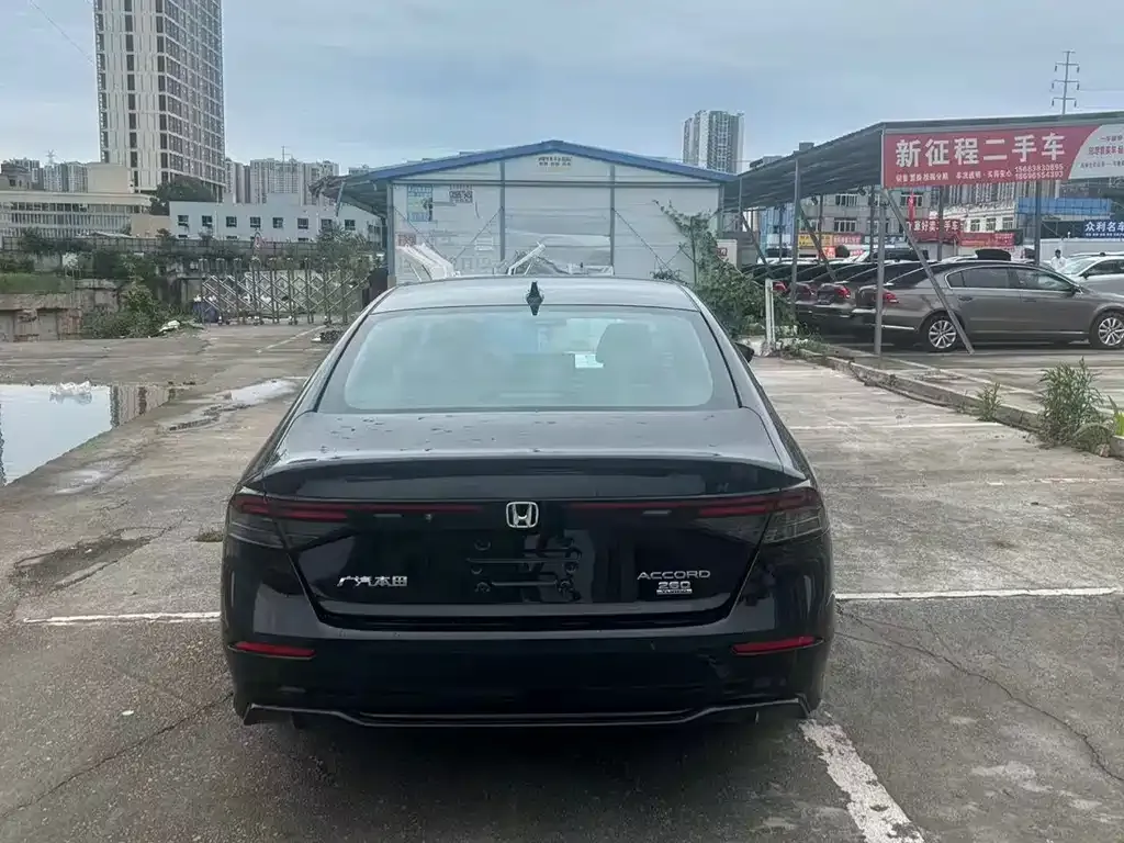 Honda Accord — фото 7