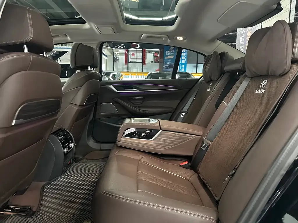 BMW 5 Series — фото 10