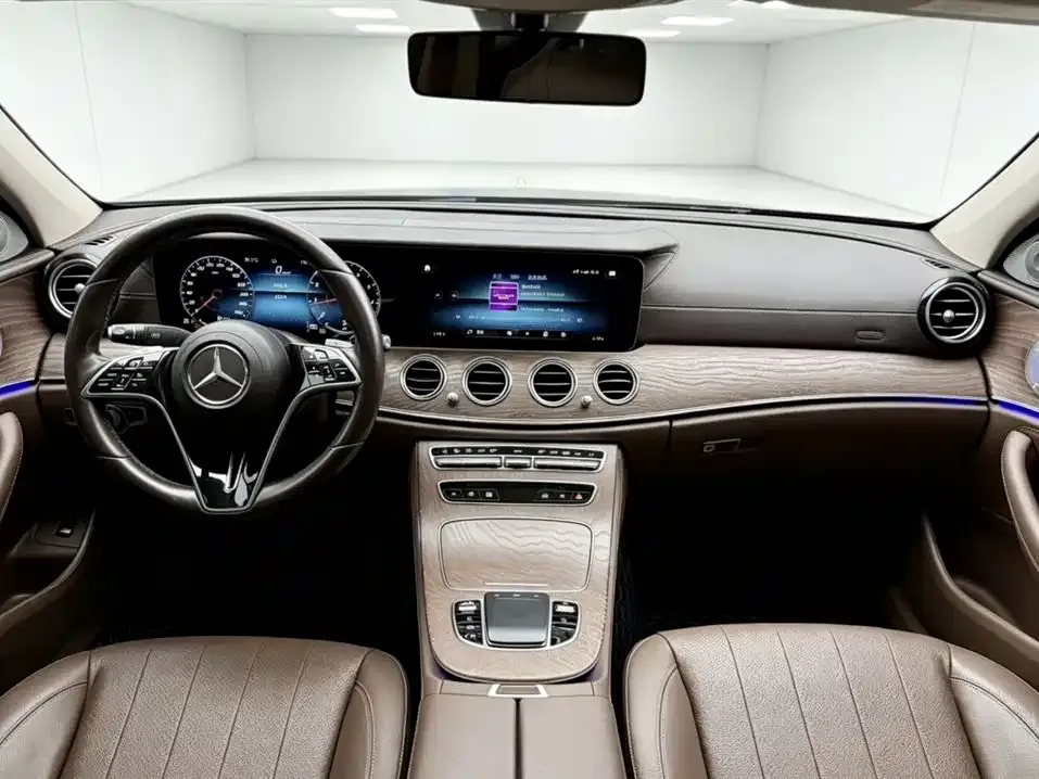 Mercedes-Benz E-Class — фото 7