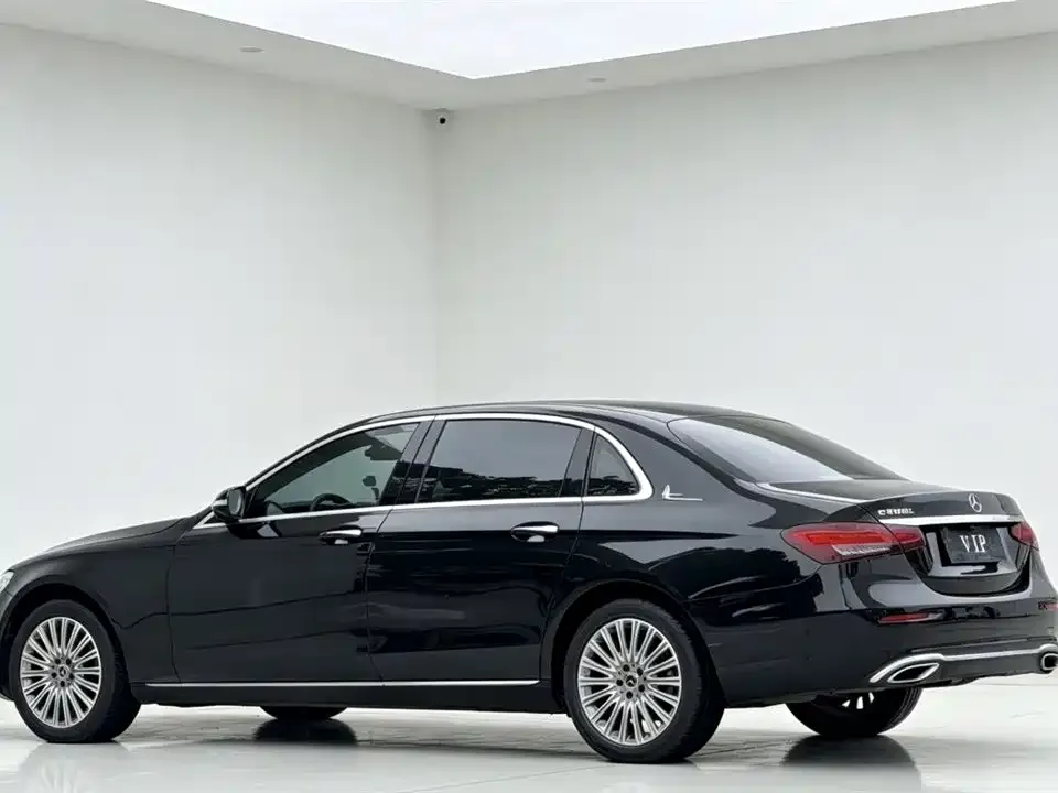 Mercedes-Benz E-Class — фото 4