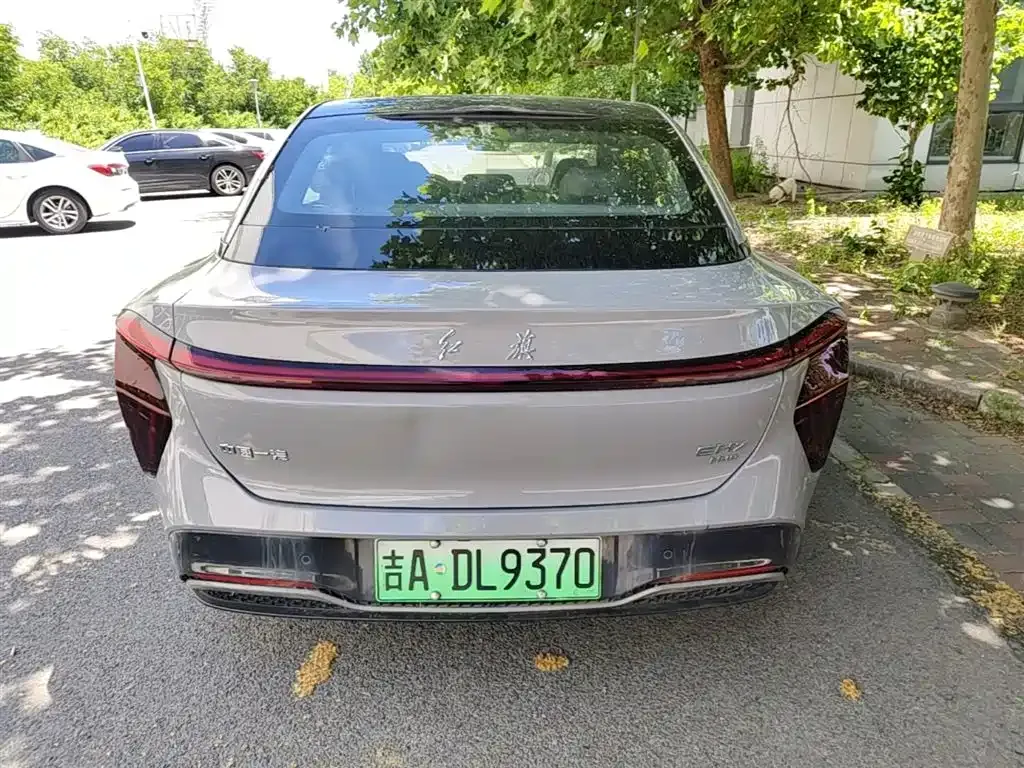 Hongqi EH7 — фото 10