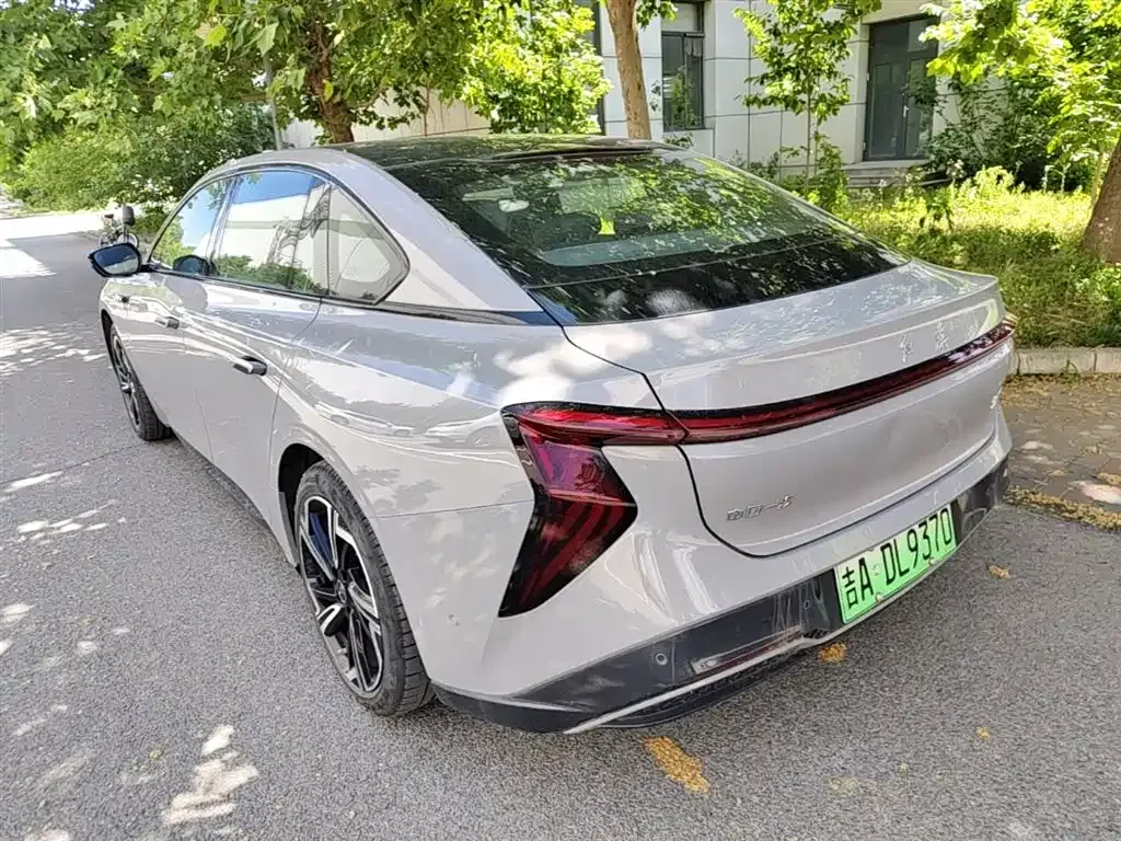 Hongqi EH7 — фото 3